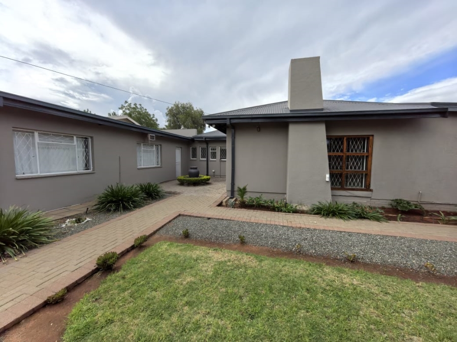 5 Bedroom Property for Sale in Labram Northern Cape